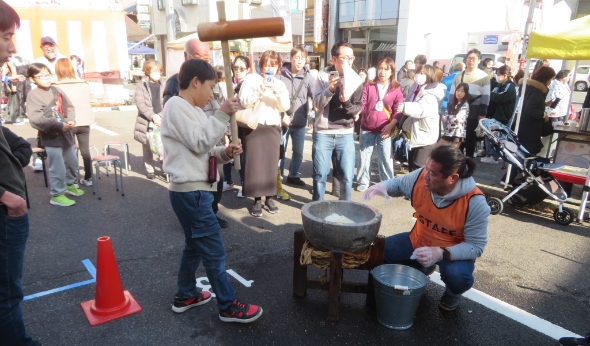 勝川駅前通商店街振興組合　勝川弘法市